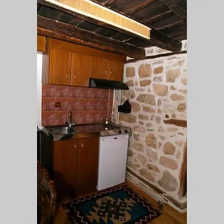 τα κωνστανταδικα Арнея